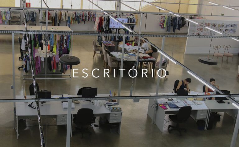 CONSTRUÇÃO SITE 2025 _O GRUPO _GRUPO FOTO ESCRITORIO